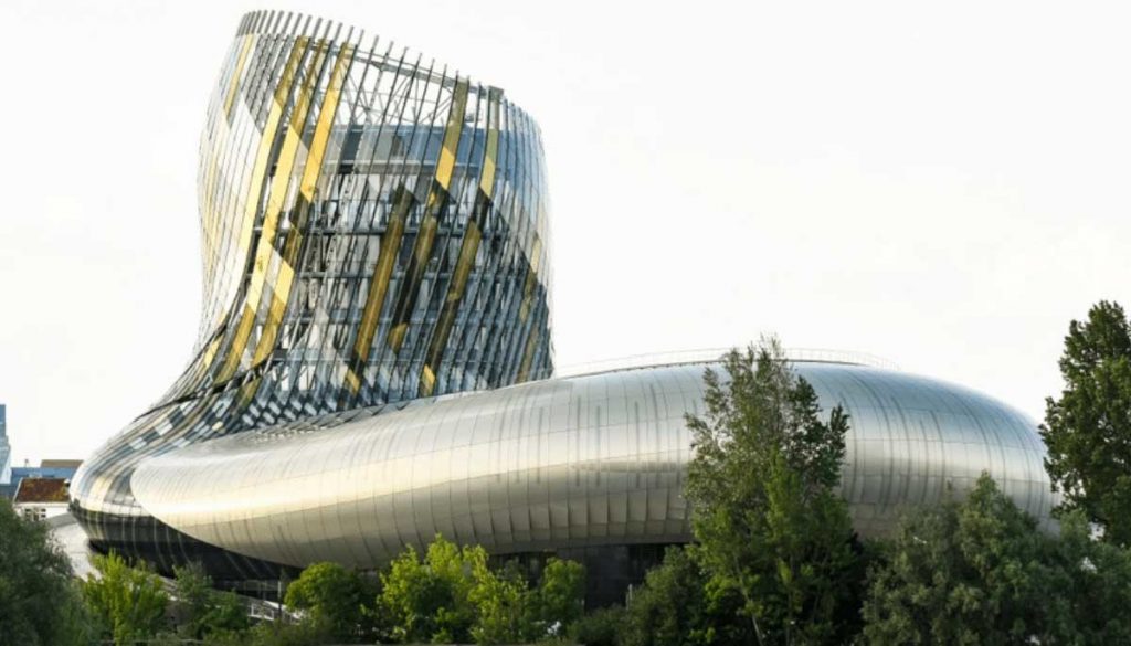 La cité du vin à Bordeaux : Un voyage immersif au cœur de l’histoire viticole
